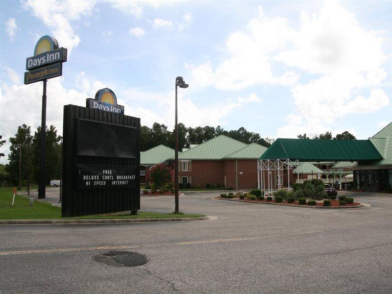Days Inn By Wyndham Petersburg/South Fort Lee Buitenkant foto