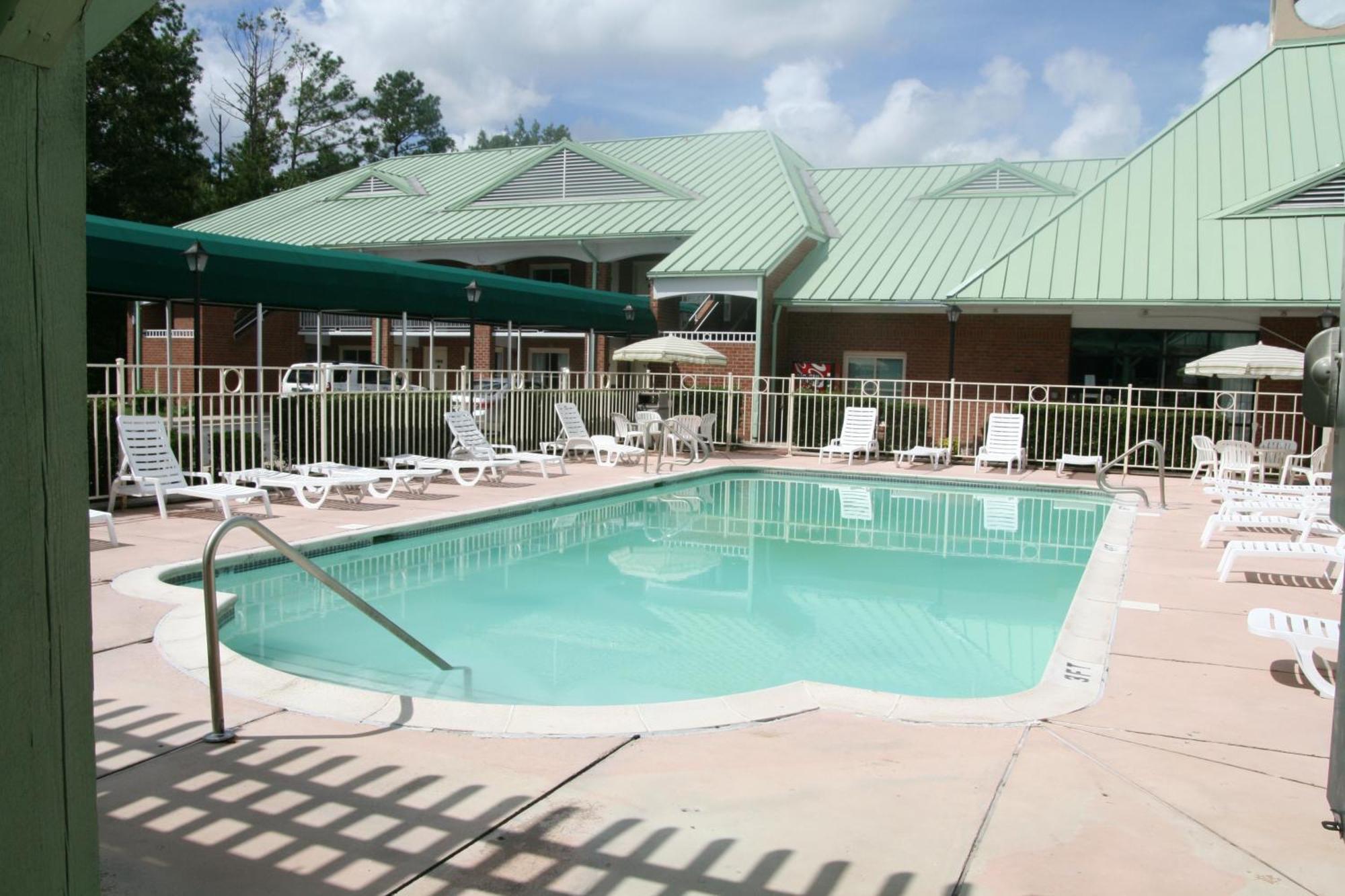 Days Inn By Wyndham Petersburg/South Fort Lee Buitenkant foto